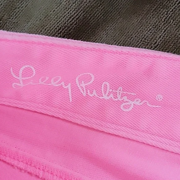 Lilly Pulitzer Clifton Short - Picture 7 of 9